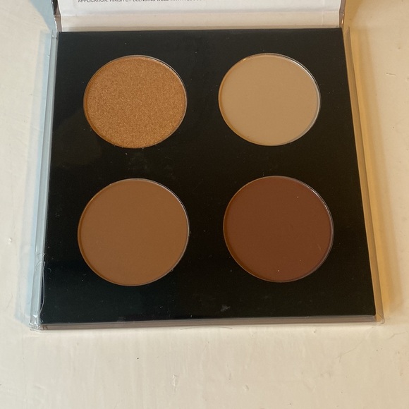 Ellen Tracy Contour Palette - Picture 3 of 3